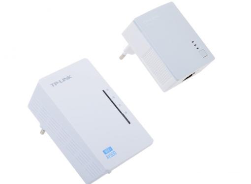 Адаптер TP-LINK TL-WPA4220KIT 300Mbps Wireless AV500 Powerline Extender, 500Mbps Powerline Datarate, 2 10/100Mbps Fast Ethernet ports, HomePlug AV, Plug and Play, WiFi Clone, Single Pack