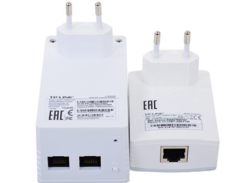 Адаптер TP-LINK TL-WPA4220KIT 300Mbps Wireless AV500 Powerline Extender, 500Mbps Powerline Datarate, 2 10/100Mbps Fast Ethernet ports, HomePlug AV, Plug and Play, WiFi Clone, Single Pack